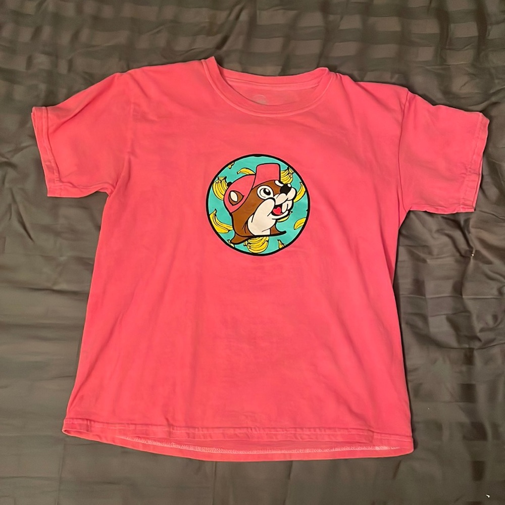 Buc-ee’s Tshirt youth large similar size to women’s XS pink